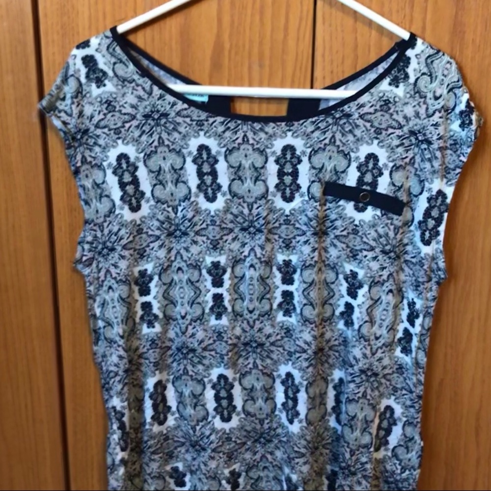 Maurices capped sleeve summer shirt